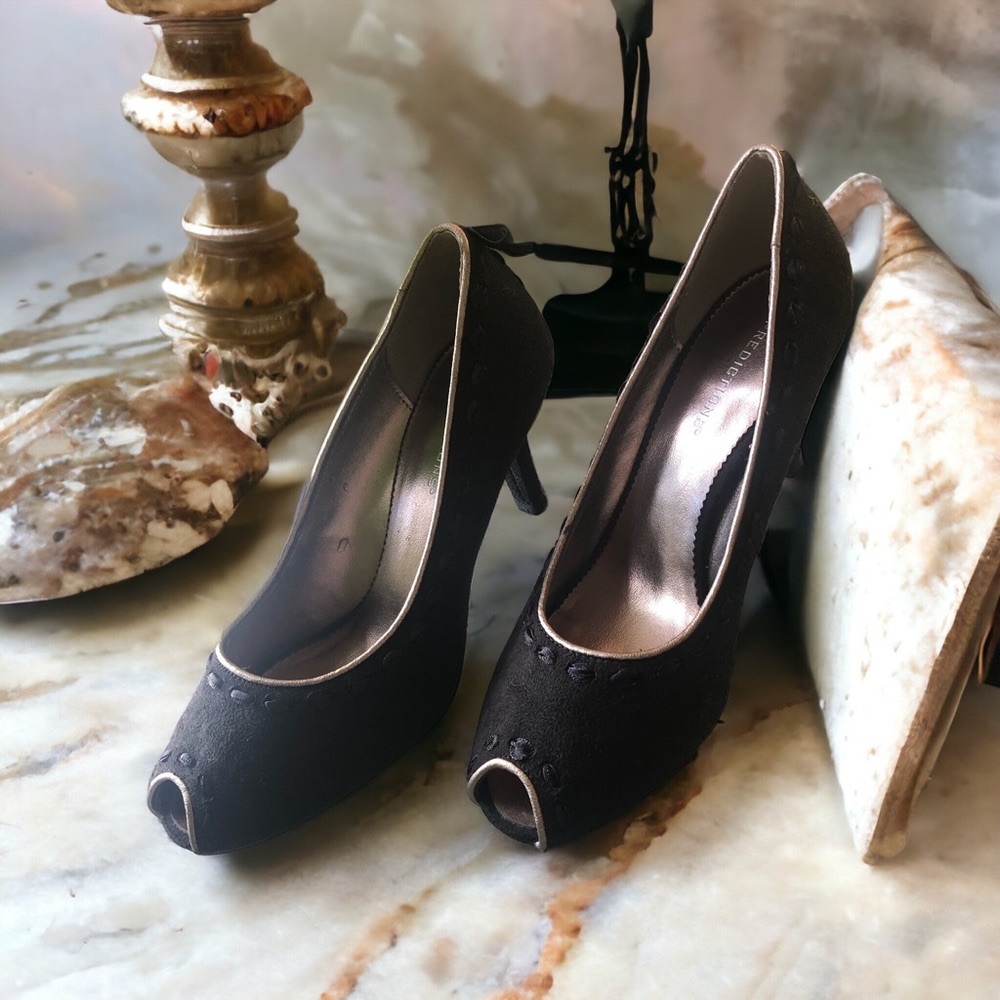 Predictions /black suede peep toe heels size 6w~ Euc